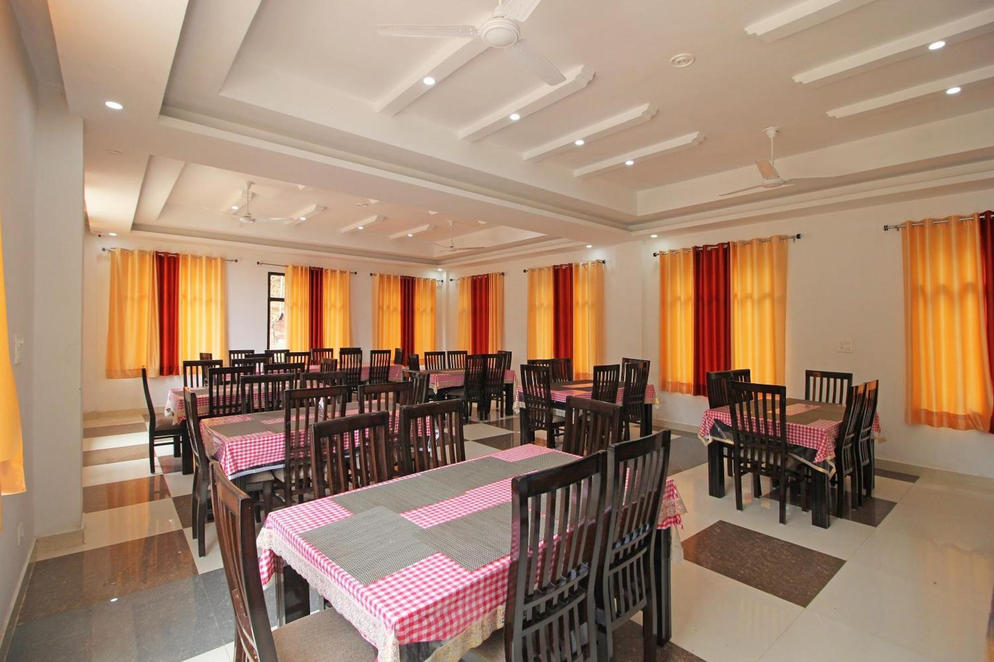 Oyo Hotel Chandni Dharamshala Exterior photo